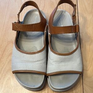 Patrizia Bonfanti cream and brown sandal with Velcro close ankle strap. Size 8.5